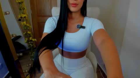 deisymadrid online show from January 10, 8:25 pm