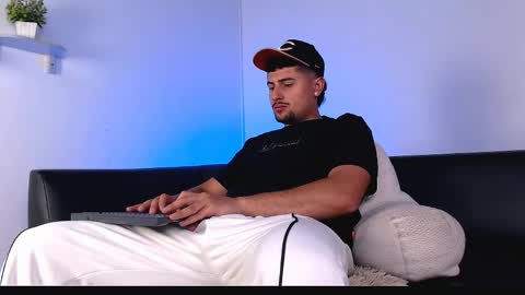  DEIVY  online show from April 21, 8:49 pm