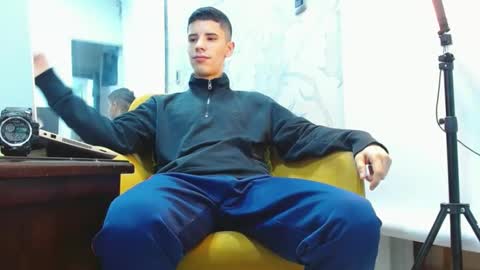 Snapshot of delglo chatting on October 7, 5:58 am delglo online show from October 7, 5:58 am