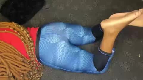 deli_la online show from November 18, 12:30 pm