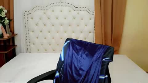 Sophie online show from May 18, 4:07 am