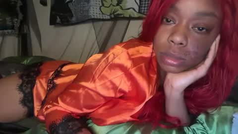 Snapshot of delightfuldark chatting on October 2, 4:17 pm delightfuldark online show from October 2, 4:17 pm