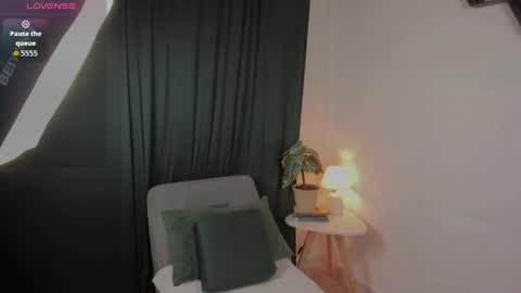 Delilah online show from June 5, 6:52 am