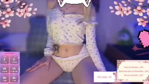 Della online show from February 13, 12:41 pm