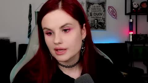 dellacrush_ online show from March 17, 6:24 pm