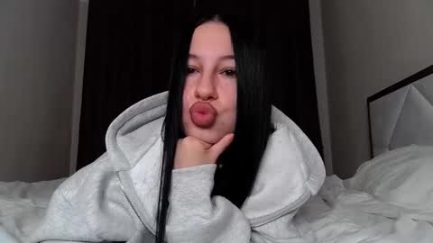 Snapshot of delly_love chatting on October 16, 3:06 am delly_love online show from October 16, 3:06 am