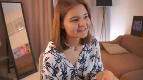 Hi my name is Sari nice to see you in my Room online show from July 7, 4:03 am