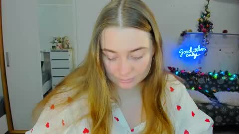 Sophie online show from December 2, 2:35 am