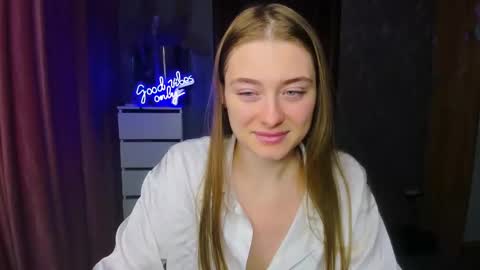 Sophie online show from September 17, 2:59 am