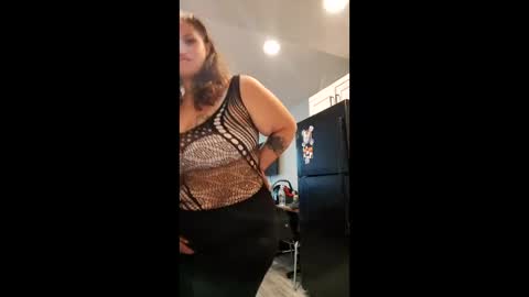 denirojuliana online show from April 29, 3:17 pm