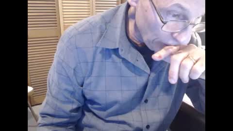Snapshot of denn_jett chatting on January 22, 2:37 am Den  Jet online show from January 22, 2:37 am