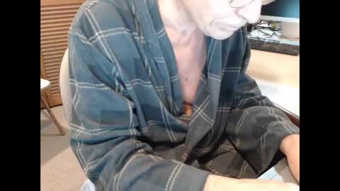 Snapshot of denn_jett chatting on January 25, 10:29 am Den  Jet online show from January 25, 10:29 am