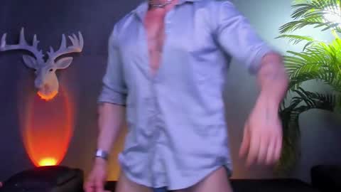 dennis_cox_ online show from December 21, 10:49 pm