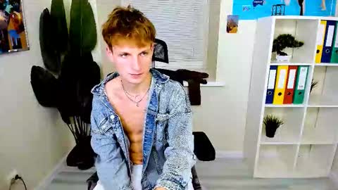 Dennis online show from December 5, 9:01 pm