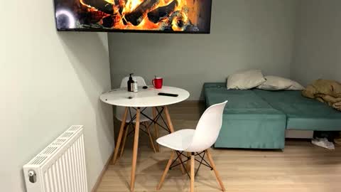 Denni online show from March 5, 5:22 pm