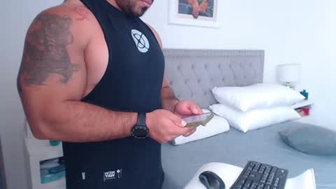 Derek online show from May 19, 1:51 pm