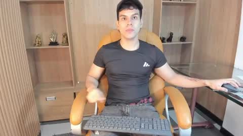 derek_voss online show from April 27, 12:57 pm