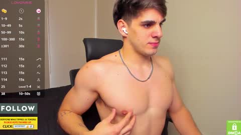 Derekcb online show from October 28, 3:13 pm