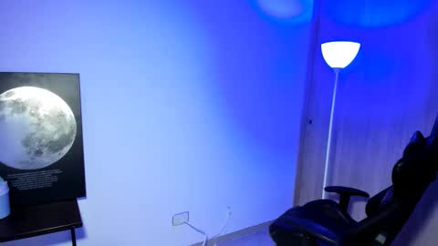 derekmuller11 online show from March 11, 1:52 am