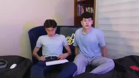 Derek online show from May 17, 12:20 am