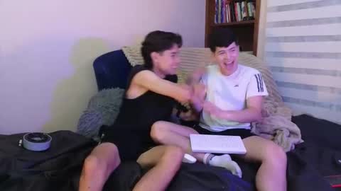 Derek online show from May 16, 12:40 am