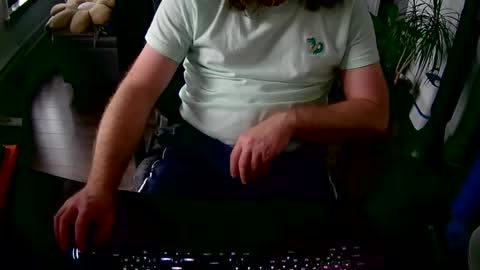desdisdes online show from May 26, 8:48 pm