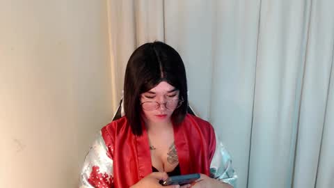 Snapshot of desirable_lorinexx chatting on March 5, 7:38 am LORINE online show from March 5, 7:38 am