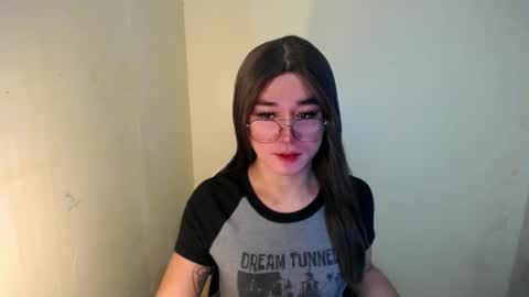 Snapshot of desirable_lorinexx chatting on February 8, 10:07 am LORINE online show from February 8, 10:07 am