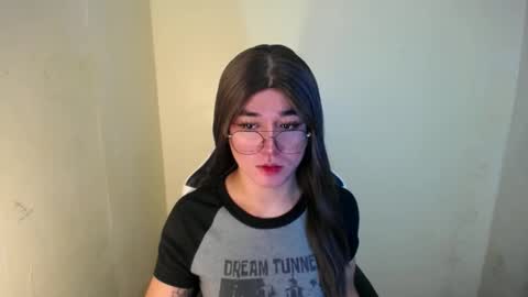 Snapshot of desirable_lorinexx chatting on February 21, 12:06 pm LORINE online show from February 21, 12:06 pm