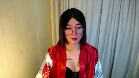 Snapshot of desirable_lorinexx chatting on March 2, 12:01 pm LORINE online show from March 2, 12:01 pm