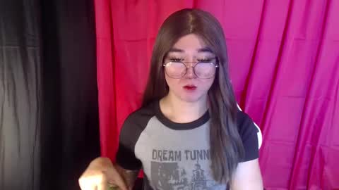 Snapshot of desirable_lorinexx chatting on March 7, 5:07 am LORINE online show from March 7, 5:07 am