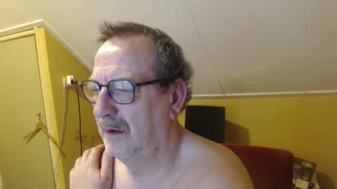 destelp online show from February 26, 11:19 pm