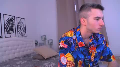 devin_ho online show from February 14, 5:19 am