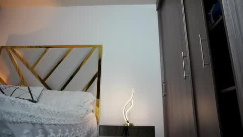 Devin Hunter online show from February 22, 2:28 am