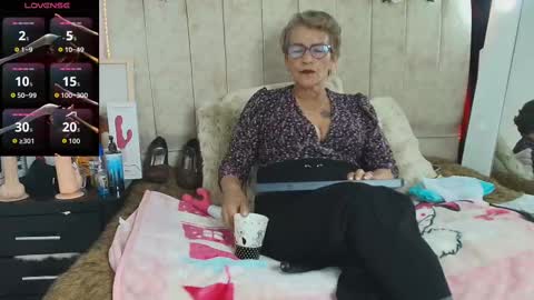 Devora online show from November 19, 2:33 am