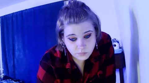 devykitten online show from April 29, 3:11 am