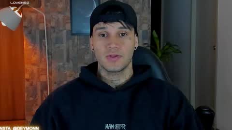 JULIAN online show from February 22, 2:04 am