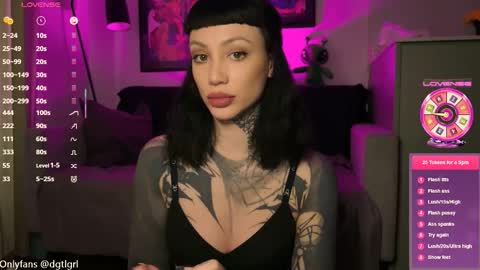 dgtlgrl online show from September 16, 3:15 pm