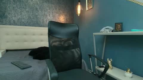   online show from September 13, 12:40 pm