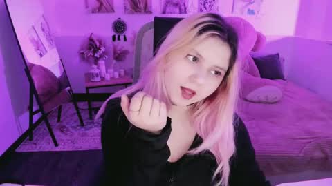 Dia online show from March 17, 7:19 pm