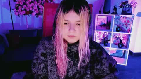 Dia online show from March 30, 7:36 pm