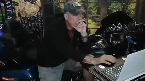 Yeti online show from February 14, 7:49 pm