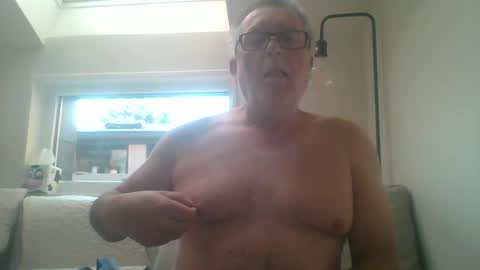 Snapshot of dial76 chatting on February 2, 8:02 am dial76 online show from February 2, 8:02 am