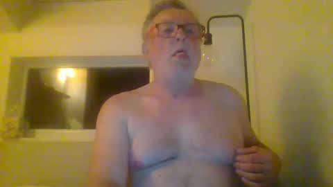 Snapshot of dial76 chatting on March 9, 4:16 am dial76 online show from March 9, 4:16 am