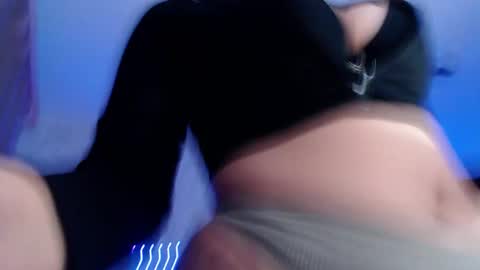 diamond is online show from November 10, 9:06 pm