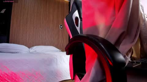 diamondss_1 online show from May 22, 2:18 am