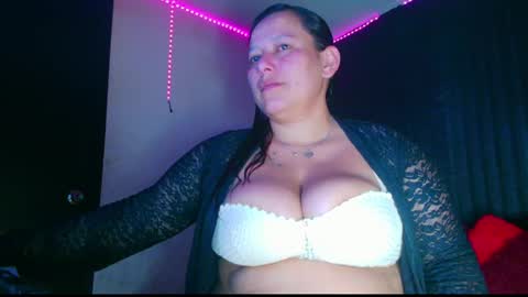 Snapshot of diana_lozano chatting on February 27, 10:11 am Diana Lozano online show from February 27, 10:11 am