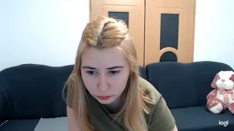 Snapshot of dianasmiey7 chatting on February 11, 8:26 am dianasmiey7 online show from February 11, 8:26 am