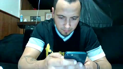 dickemdown93est online show from October 12, 11:39 pm