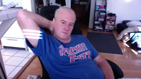 Snapshot of dickflasher5 chatting on October 19, 3:06 pm Richard Fleischer online show from October 19, 3:06 pm